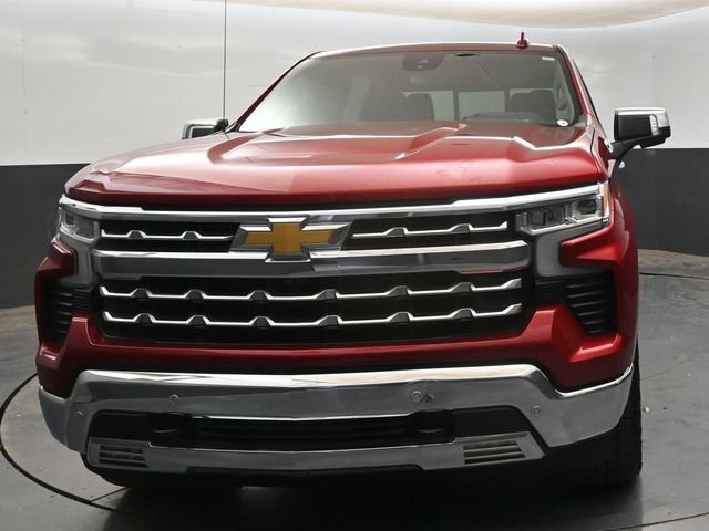 Used 2022 Chevrolet Silverado 1500 LTZ w/ LTZ Premium Package AWD/4WD image 3