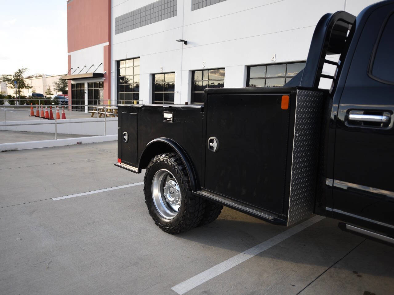 Used 2022 Ford F450 Platinum w/ FX4 Off-Road Package image 11