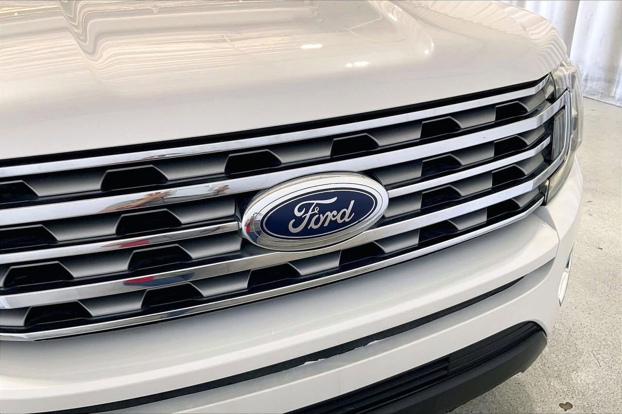 Used 2019 Ford Expedition Max Limited w/ Driver Assistance Package RWD image 30