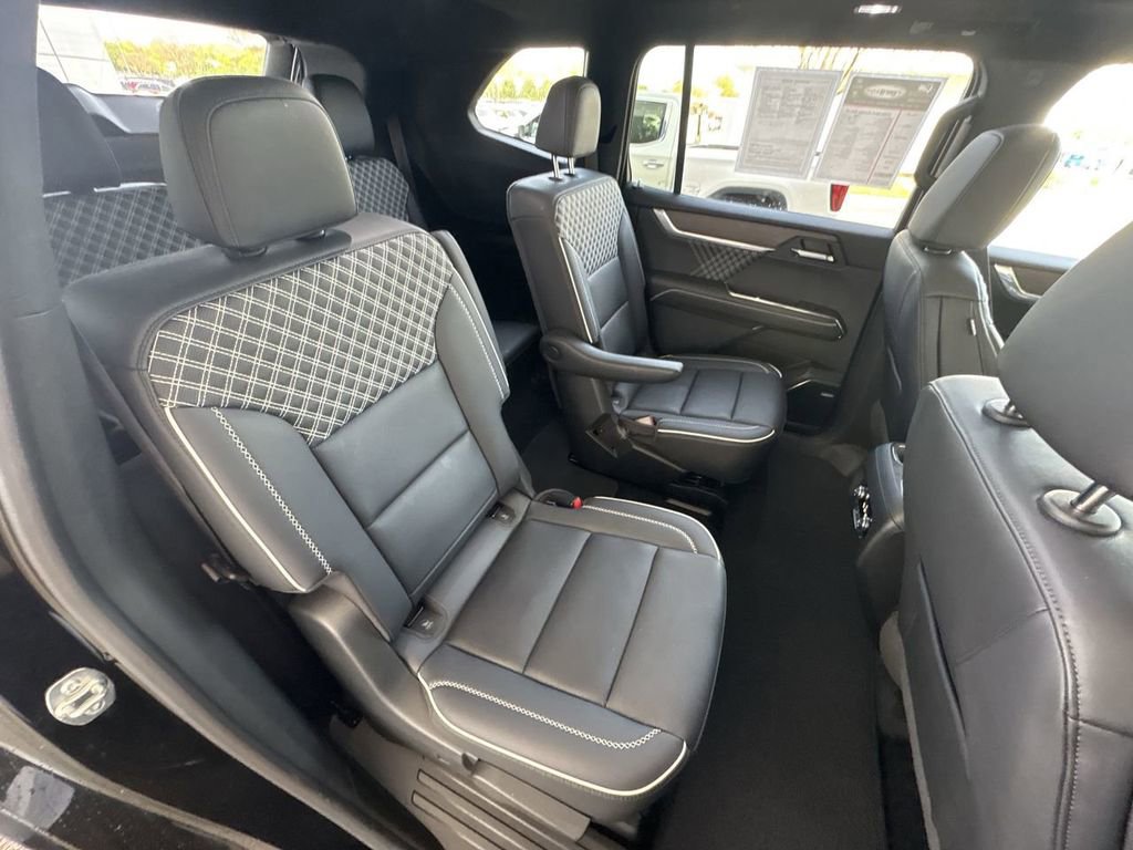 Certified 2024 GMC Acadia Denali image 28