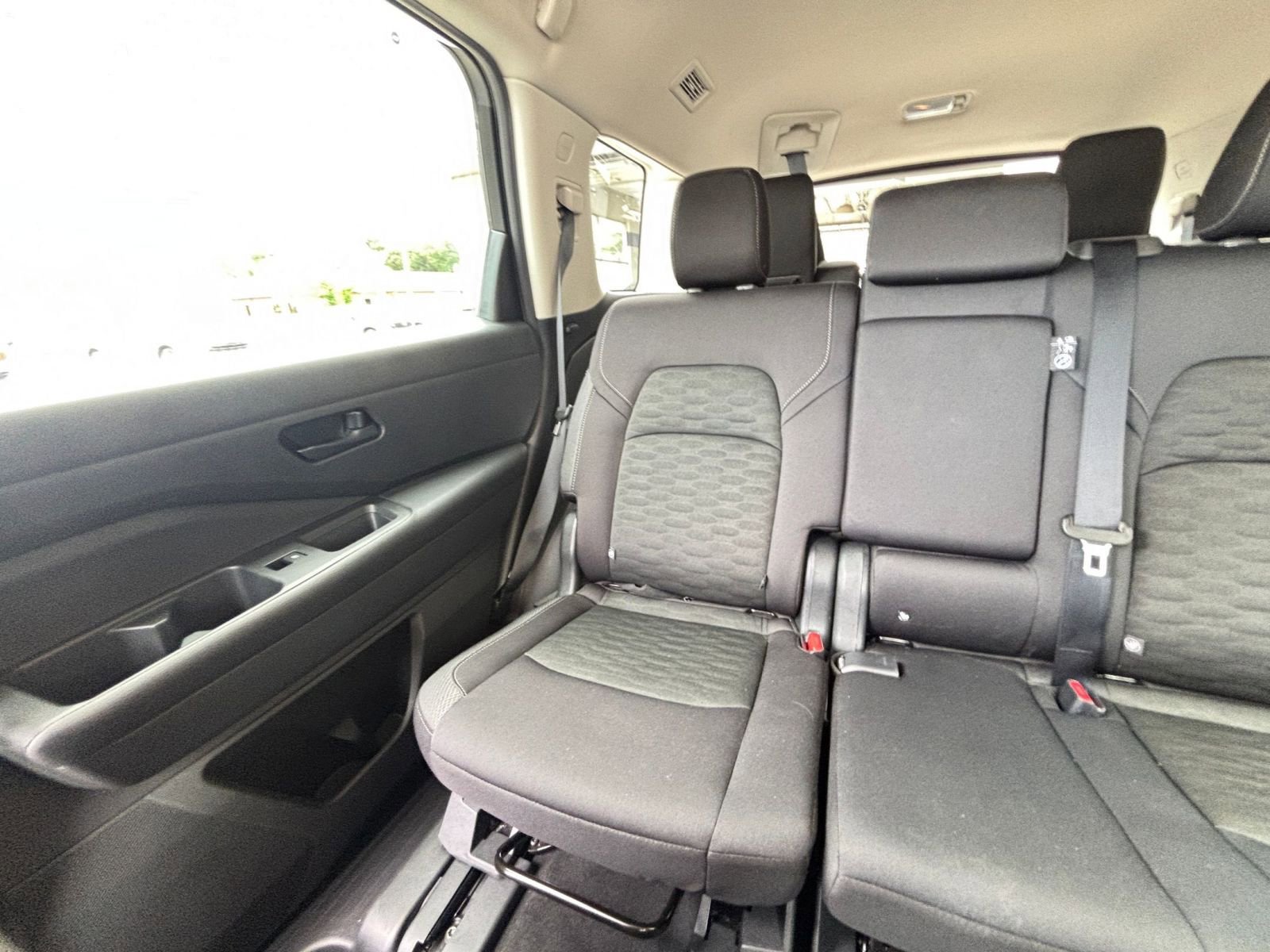 Used 2025 Nissan Pathfinder SV AWD/4WD image 42