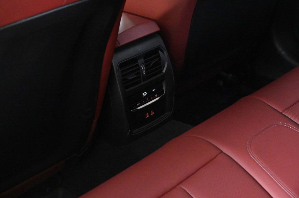 Used 2025 BMW 330i Sedan w/ Convenience Package image 18
