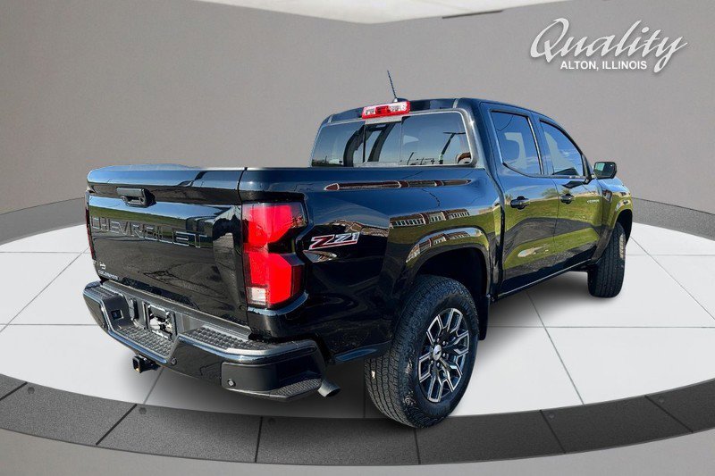 Used 2024 Chevrolet Colorado Z71 w/ Z71 Convenience Package 2 image 4