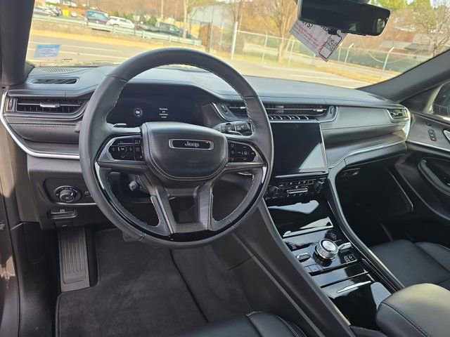 Used 2025 Jeep Grand Cherokee Overland w/ Adv Protech Group III image 15