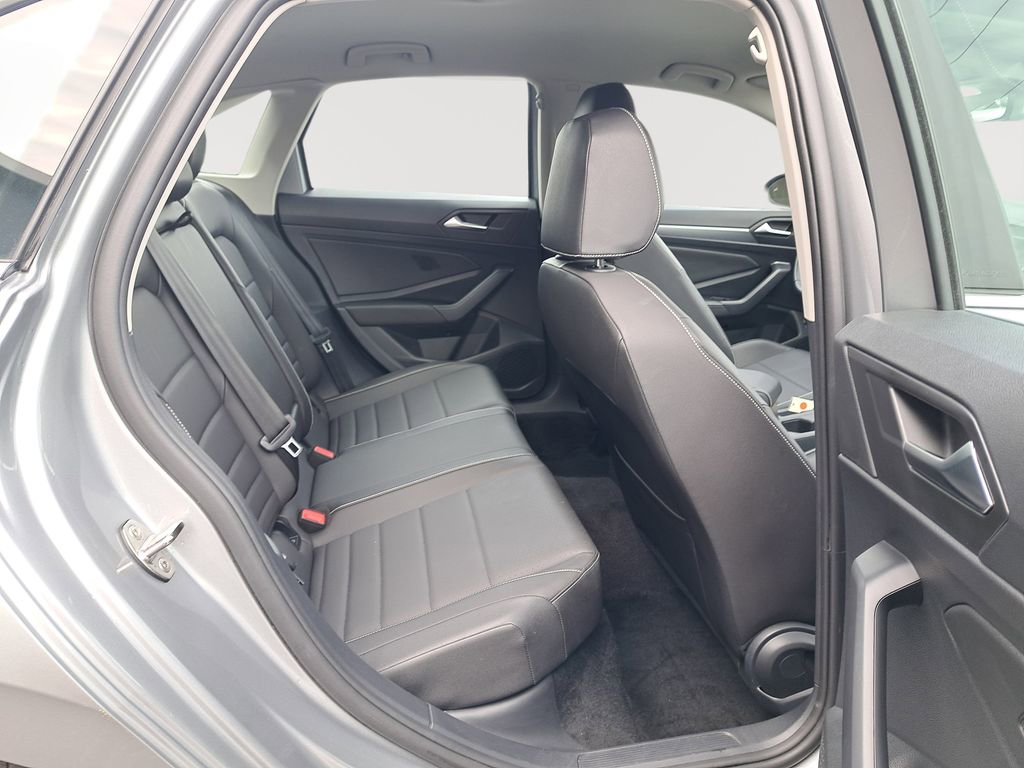 Used 2024 Volkswagen Jetta SE image 16