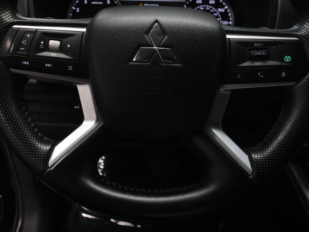Used 2024 Mitsubishi Outlander SE FWD image 19