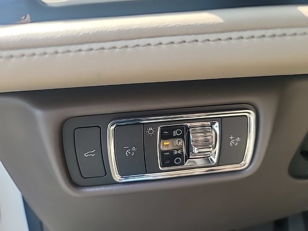 Used 2022 Lincoln Aviator Reserve w/ Equipment Group 201A RWD image 16
