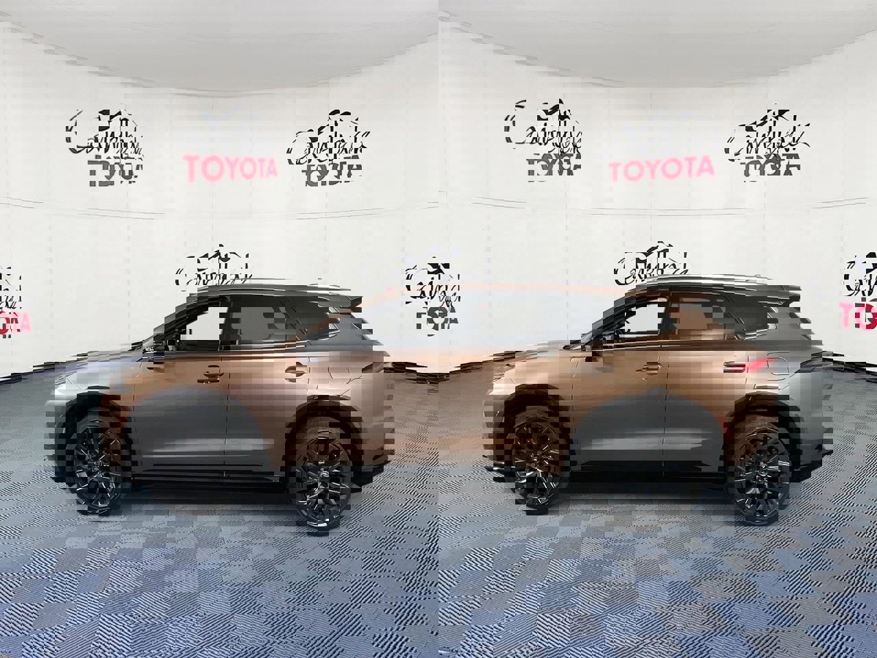 Used 2025 Toyota Crown Signia image 4