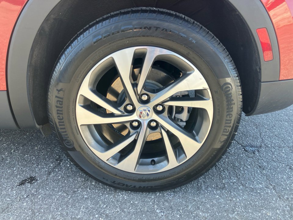Used 2023 Buick Envision Essence image 26