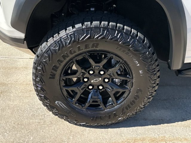 Certified 2026 Chevrolet Colorado ZR2 w/ Midnight Edition AWD/4WD image 31