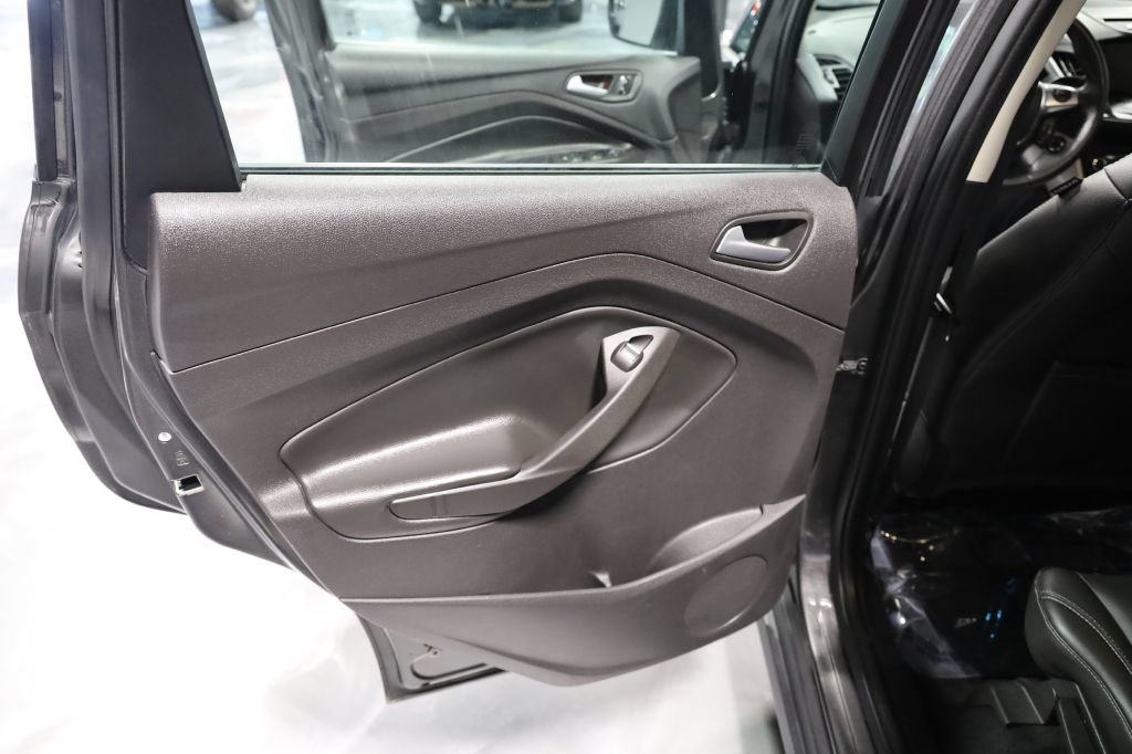 Used 2015 Ford C-MAX Energi SEL w/ Exterior Protection Package FWD image 17