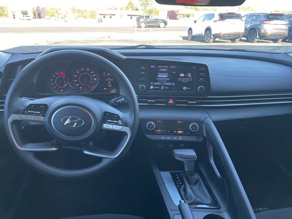 Used 2021 Hyundai Elantra SEL image 11