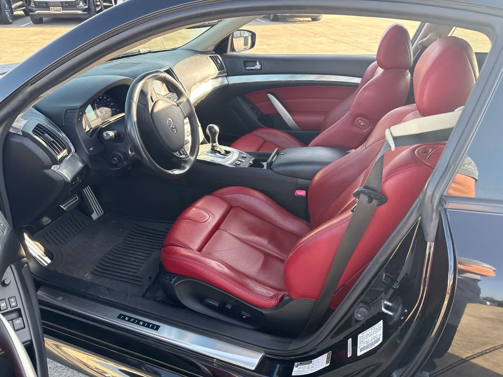 Used 2011 INFINITI G37 IPL RWD image 7