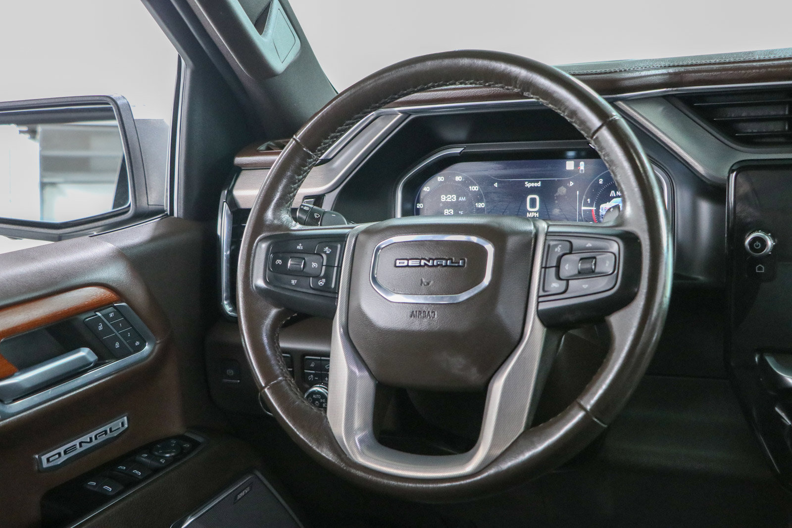 Used 2022 GMC Sierra 1500 Denali w/ Denali Reserve Package AWD/4WD image 13