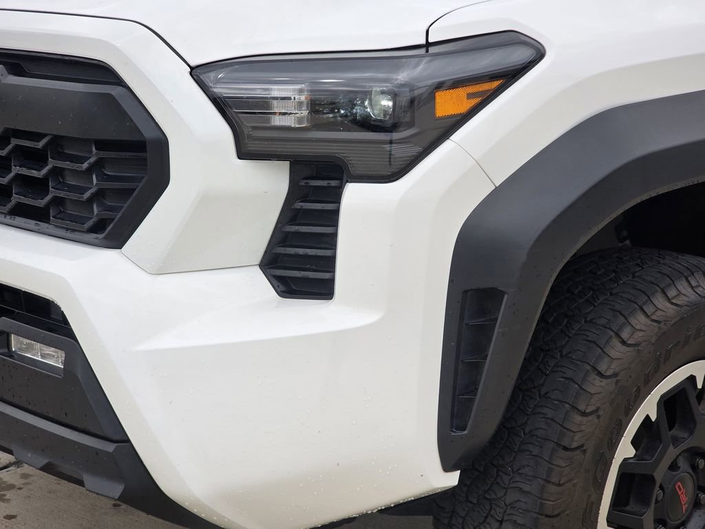 Used 2024 Toyota Tacoma TRD Off-Road image 6