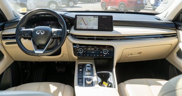 Used 2023 INFINITI QX60 Sensory w/ Cargo Package AWD/4WD image 18