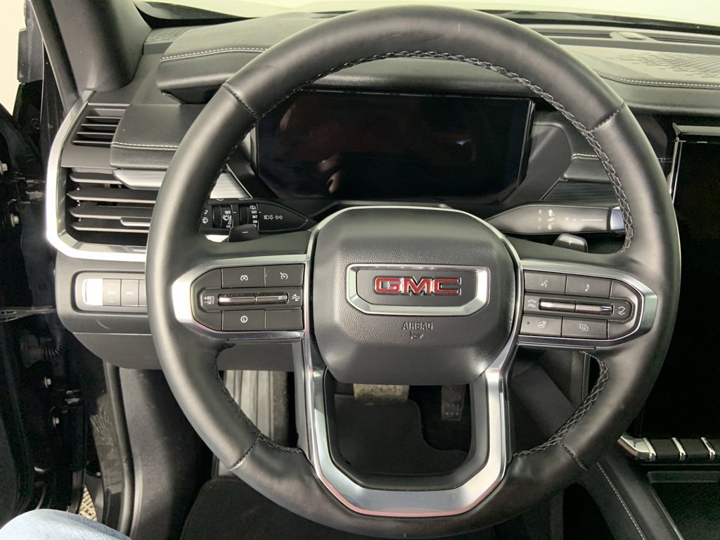 Used 2025 GMC Acadia Elevation image 9