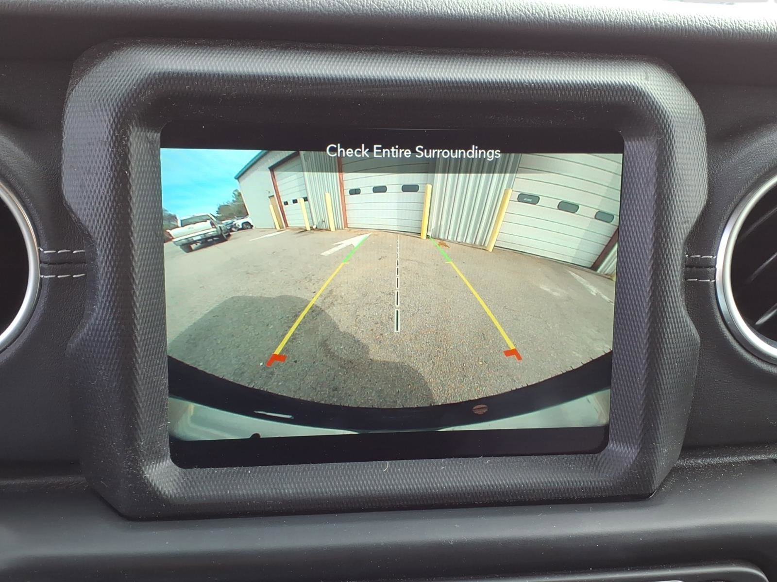 Used 2022 Jeep Wrangler Unlimited Sahara w/ Cold Weather Group image 13