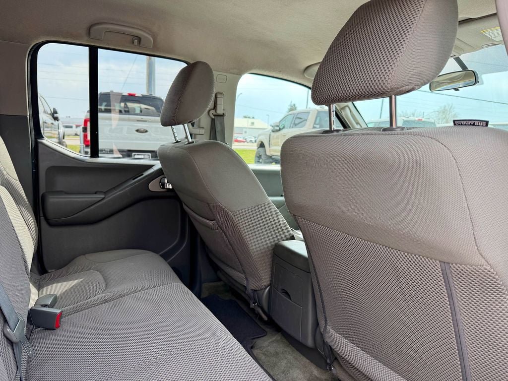 Used 2016 Nissan Frontier SV AWD/4WD image 18