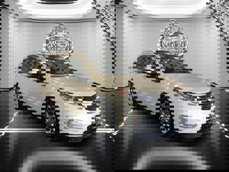 Used 2011 Chevrolet Volt Premium w/ Premium Trim Package image 3