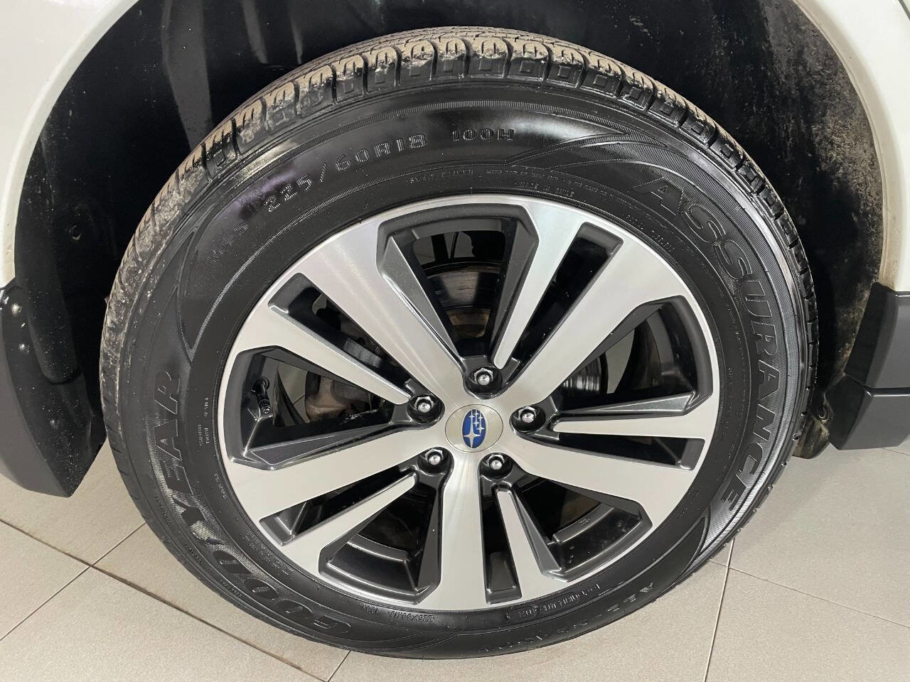 Used 2018 Subaru Outback 3.6R Limited image 14