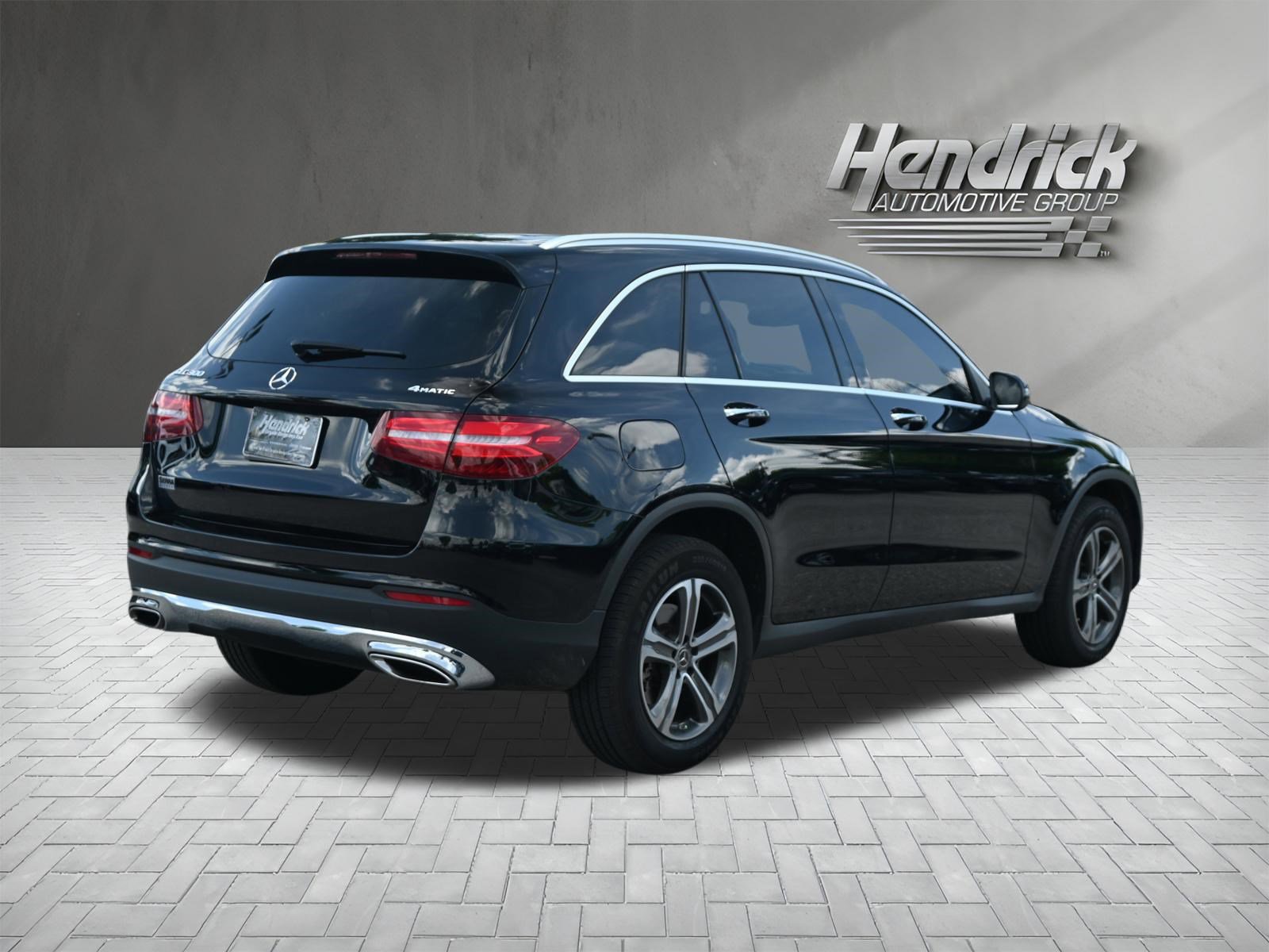 Used 2019 Mercedes-Benz GLC 300 4MATIC w/ Premium Package image 9