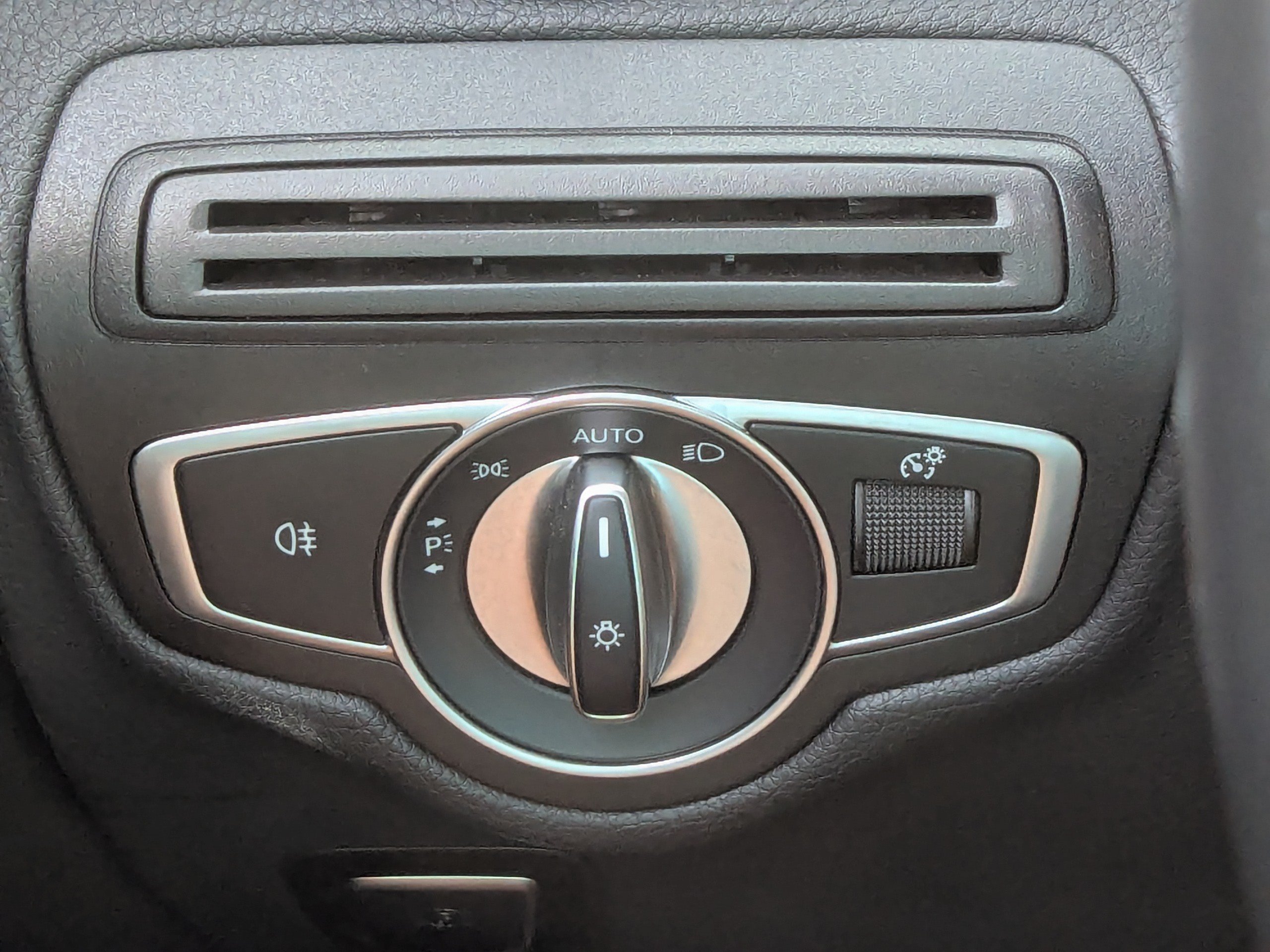Used 2022 Mercedes-Benz GLC 300 4MATIC image 29