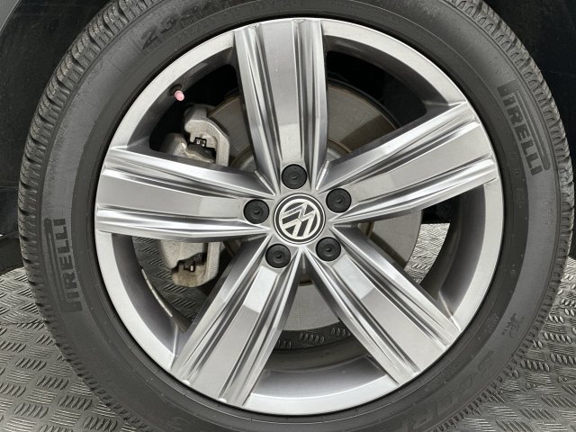 Used 2021 Volkswagen Tiguan SEL w/ 2-Row Tiguan MDO Package AWD/4WD image 10