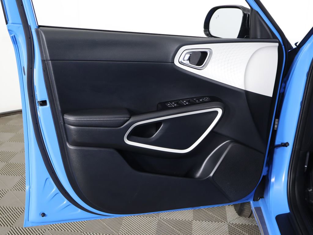 Used 2023 Kia Soul GT-Line FWD image 21