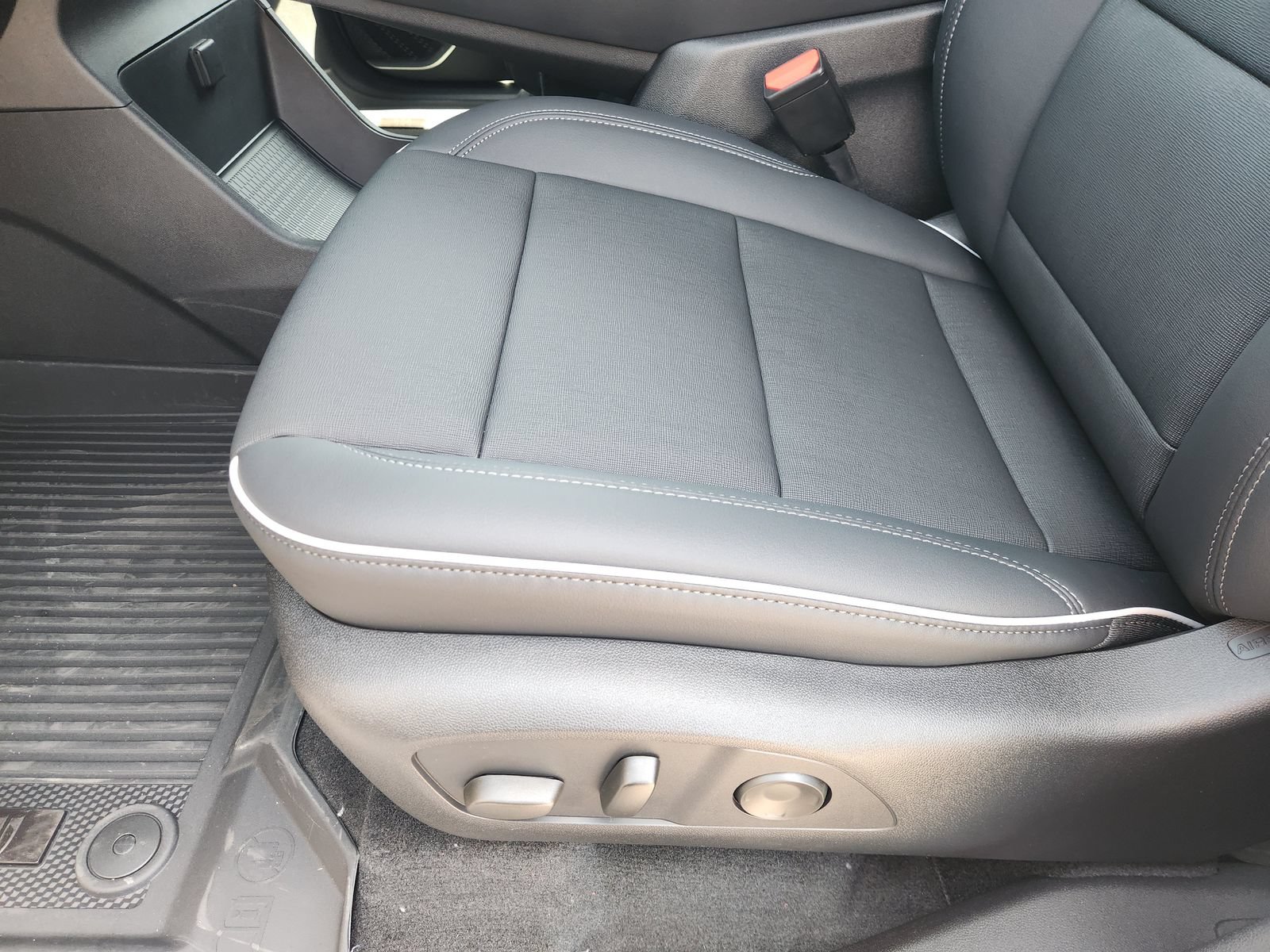 New 2026 Buick Enclave Preferred w/ Power Package FWD image 28