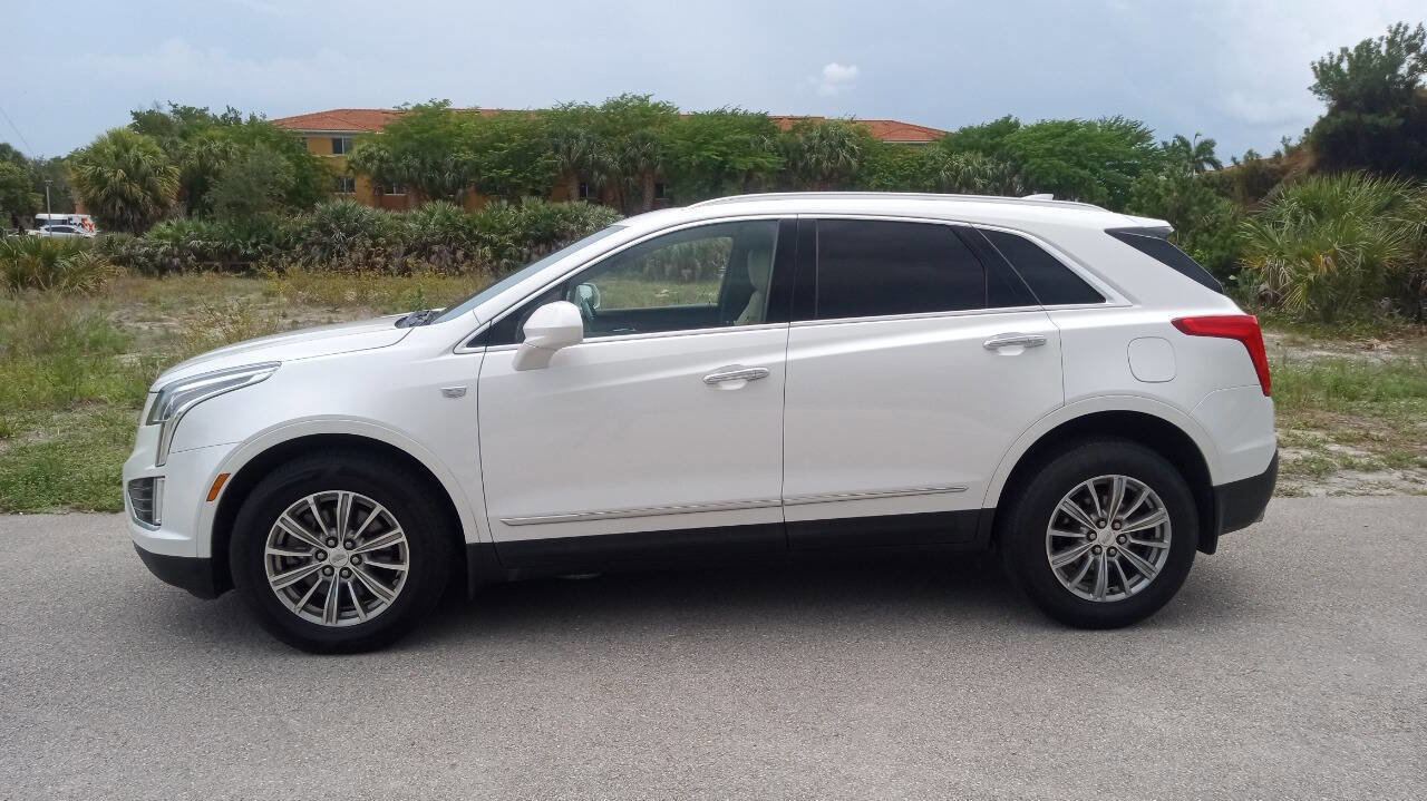 Used 2017 Cadillac XT5 Luxury FWD image 1