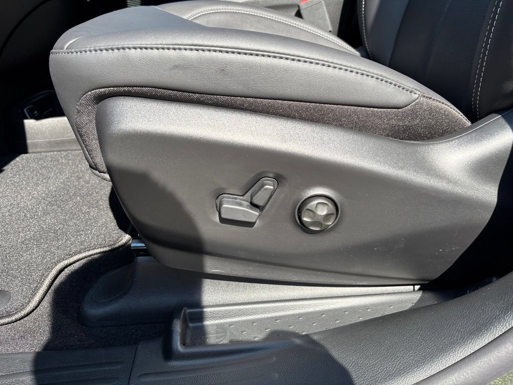 New 2027 Chrysler Pacifica Select FWD image 35