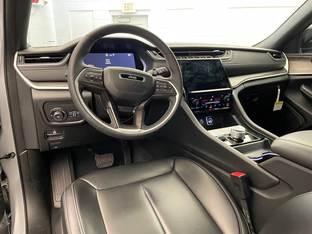 New 2025 Jeep Grand Cherokee Limited AWD/4WD image 9