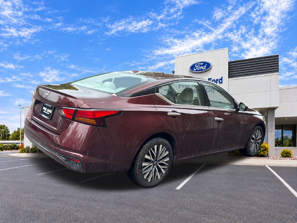 Used 2025 Nissan Altima 2.5 SV FWD image 8
