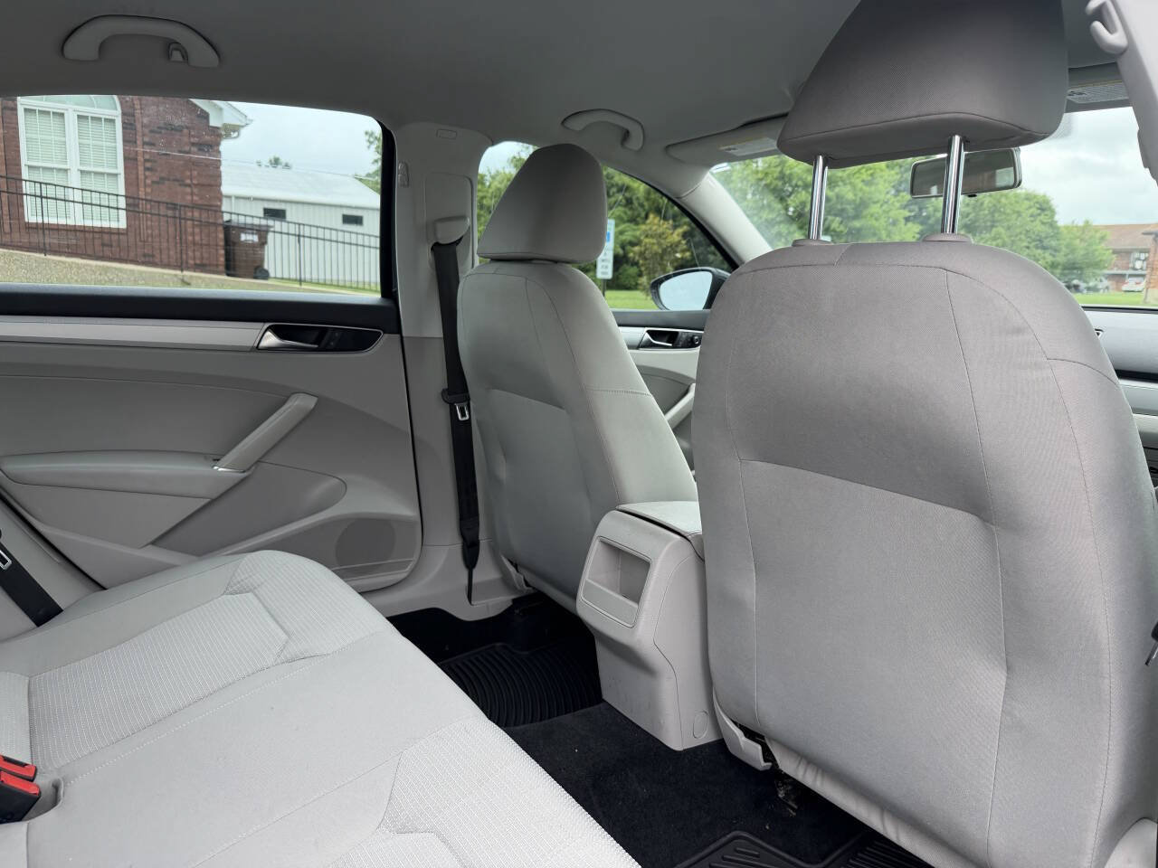 Used 2017 Volkswagen Passat 1.8T S FWD image 20