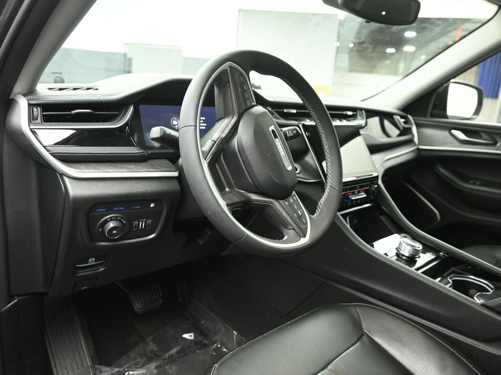Used 2022 Jeep Grand Cherokee Limited 4xe AWD/4WD image 11