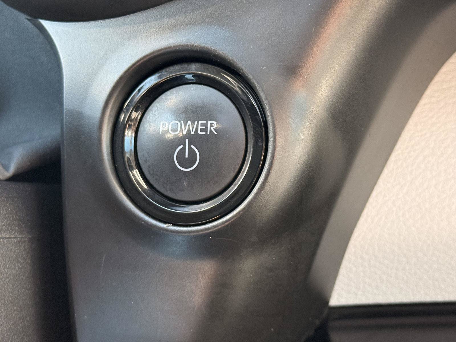 Used 2025 Toyota Sienna XLE w/ XLE Plus Package AWD/4WD image 39