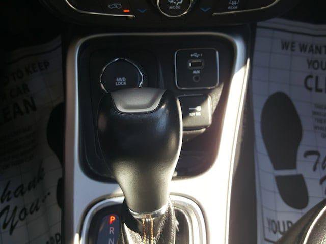 Certified 2019 Jeep Compass Latitude w/ Popular Equipment Group AWD/4WD image 37