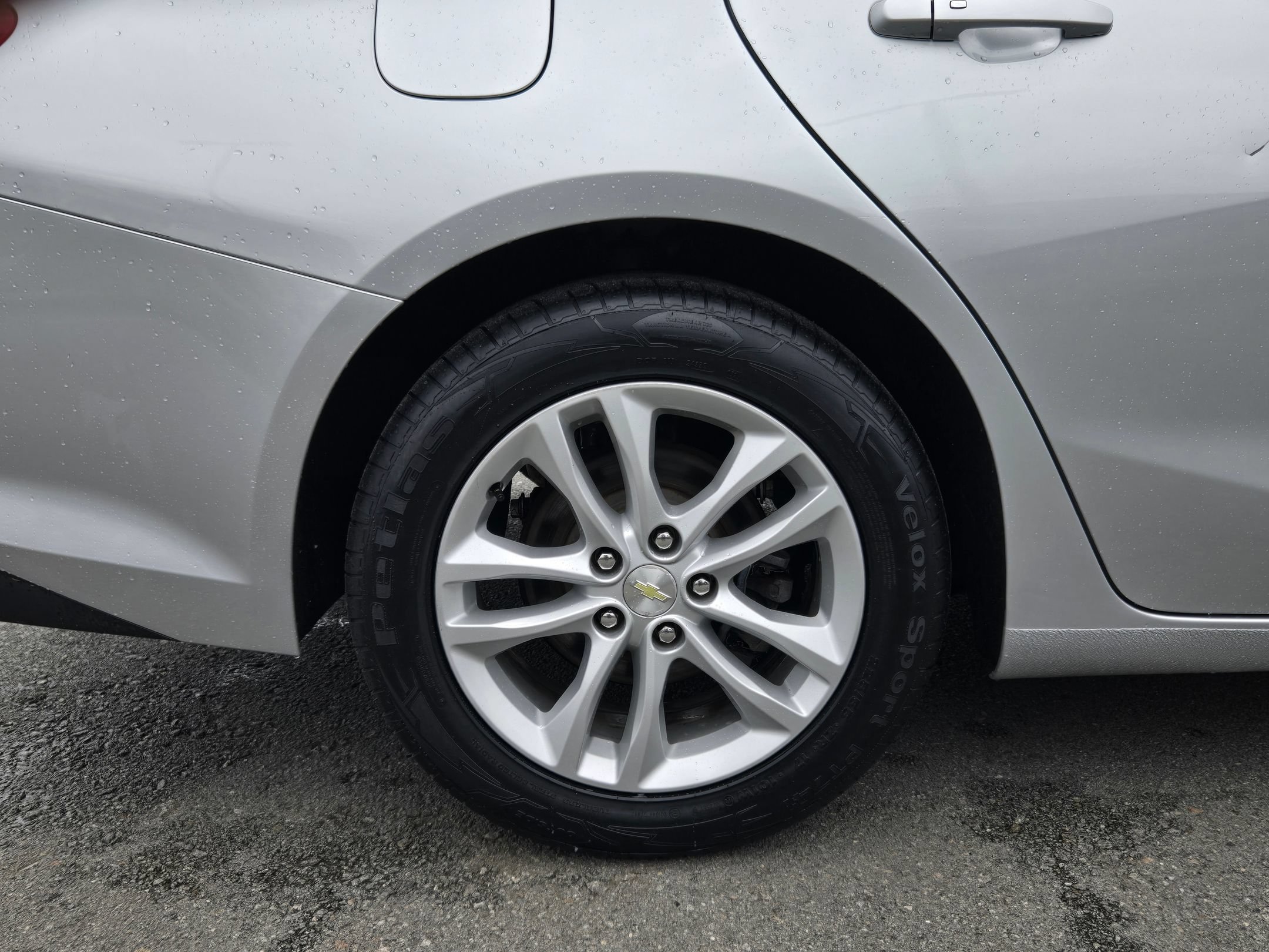 Used 2016 Chevrolet Malibu LT FWD image 17