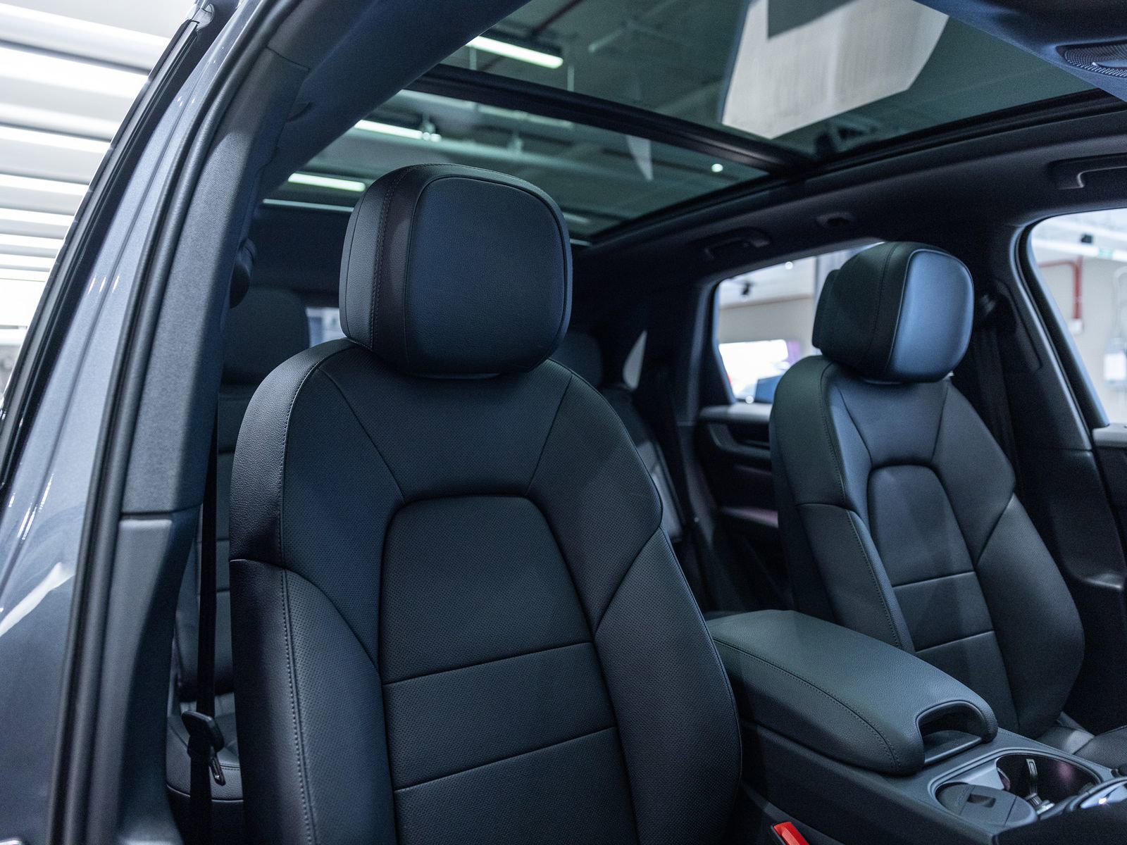 New 2026 Porsche Cayenne image 35