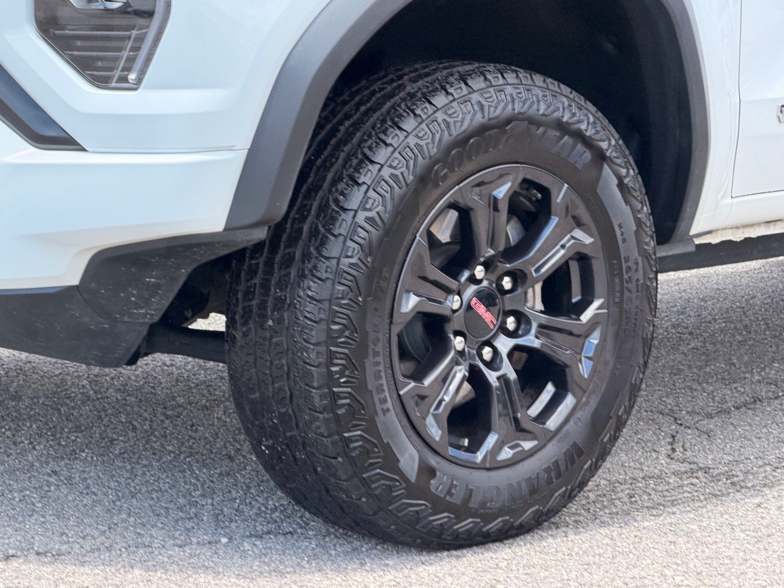 Used 2025 GMC Canyon Elevation AWD/4WD image 23