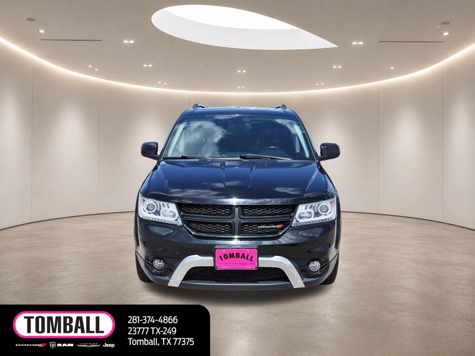 Used 2019 Dodge Journey Crossroad w/ Nav & Sun Group FWD image 2