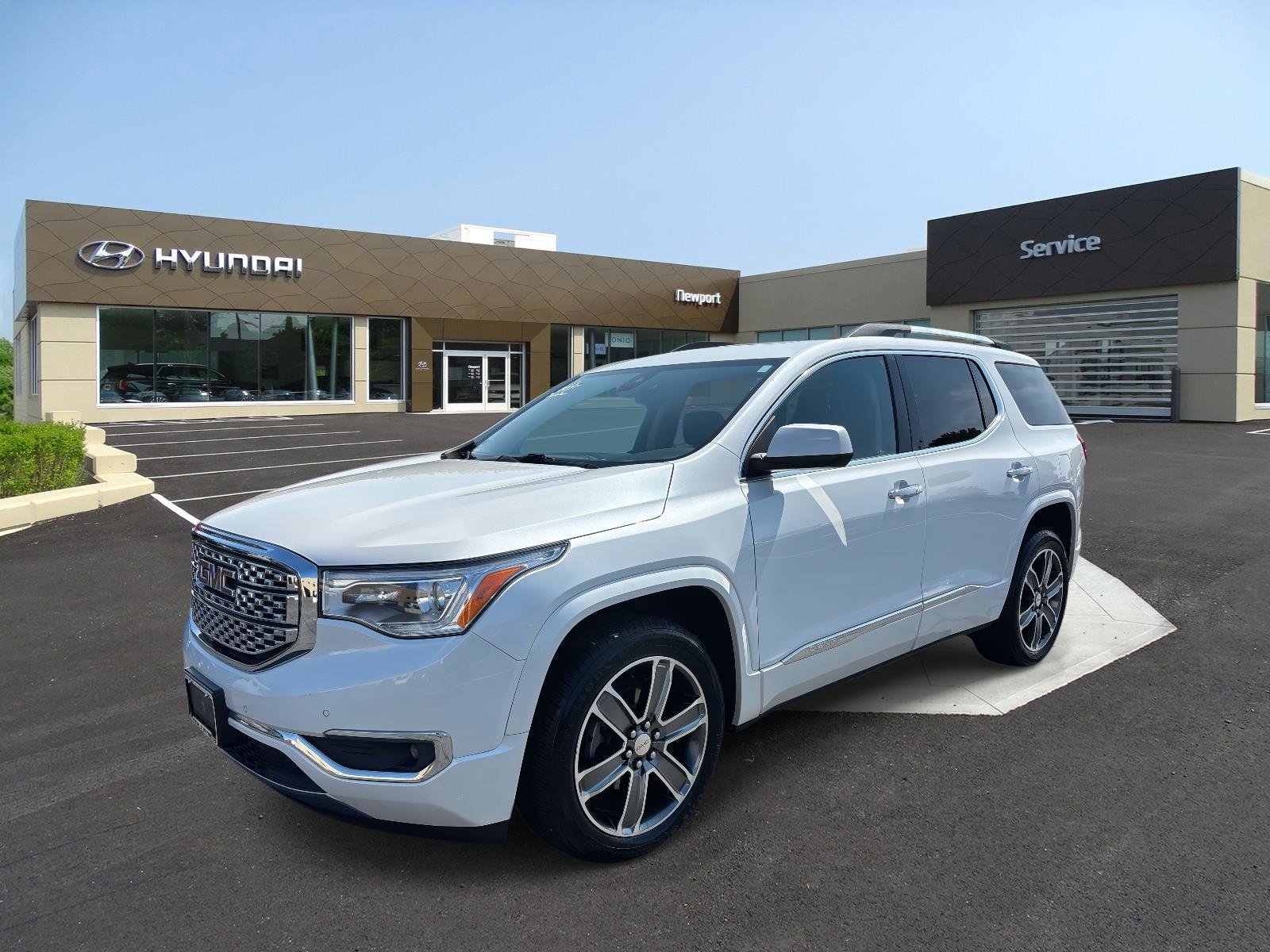 Used 2017 GMC Acadia Denali w/ Technology Package image 1