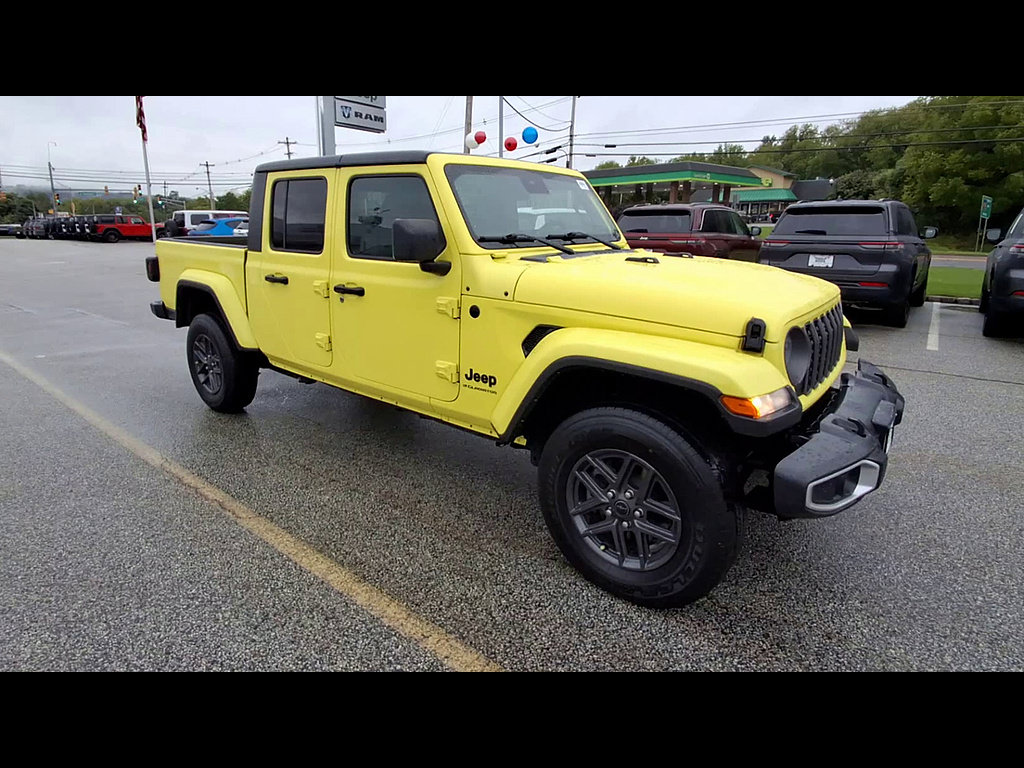 Used 2024 Jeep Gladiator Sport AWD/4WD image 31