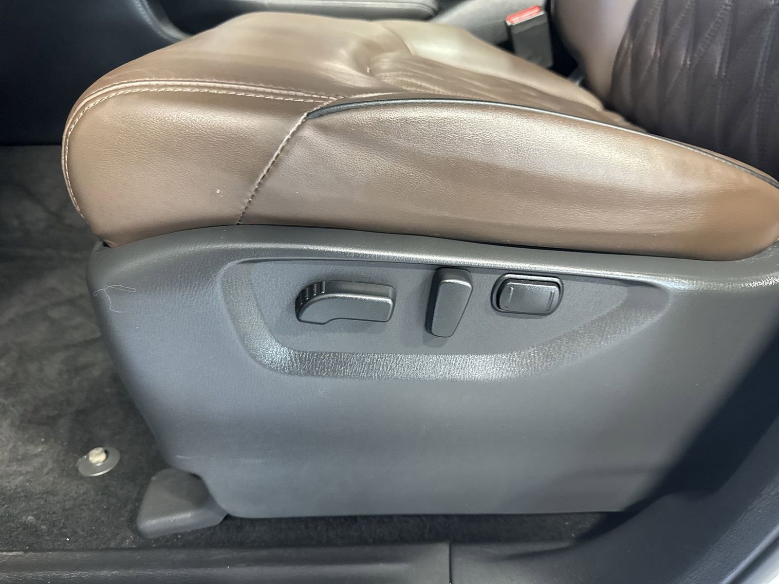 Used 2023 Nissan Armada Platinum w/ Captain's Chairs Package image 27