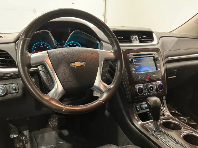 Used 2017 Chevrolet Traverse LT image 31