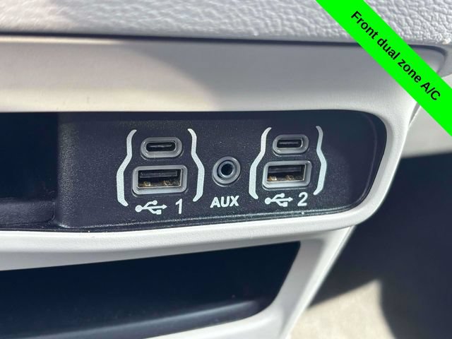 Used 2023 Chrysler Pacifica Touring-L FWD image 20