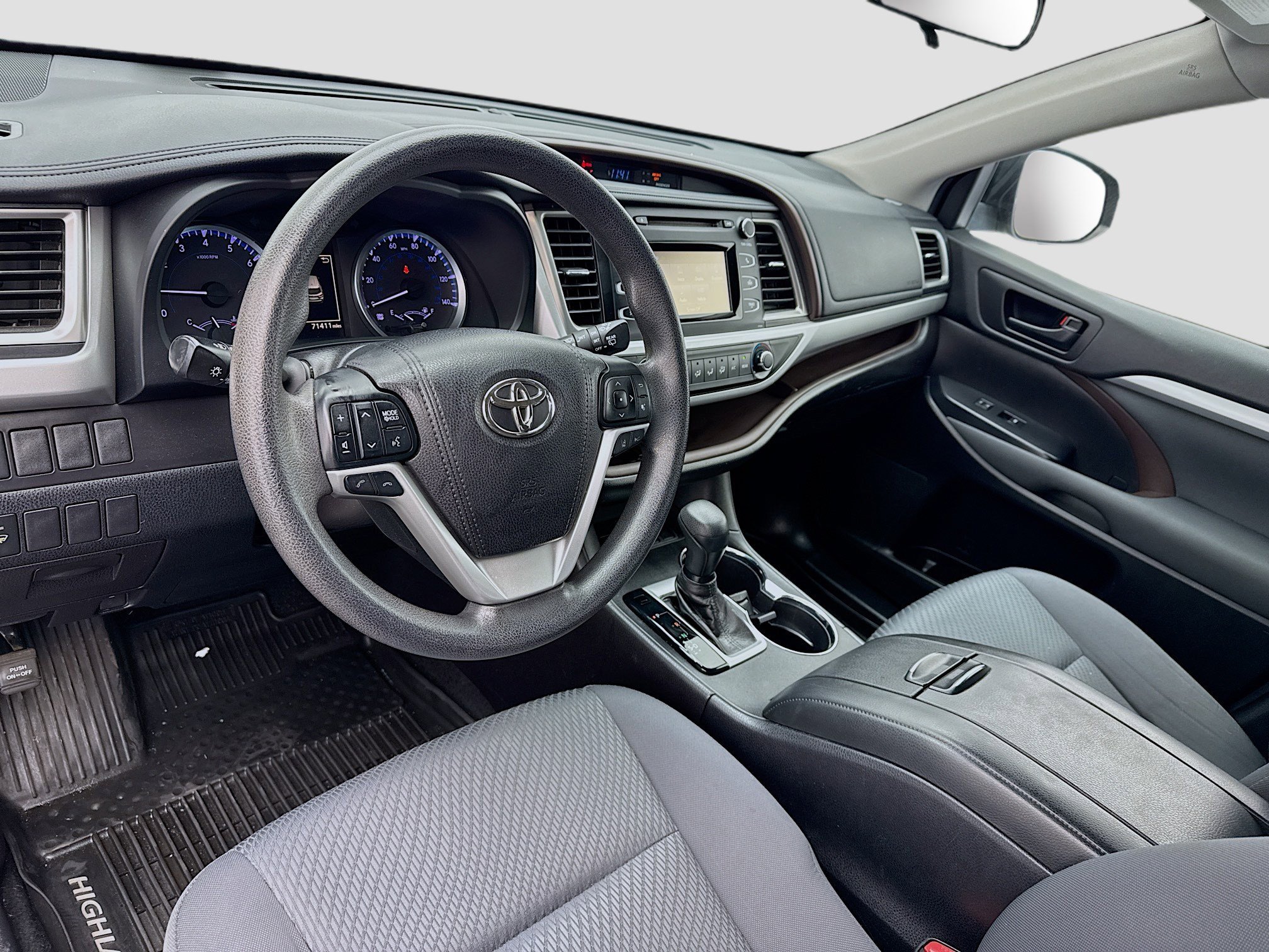 Used 2018 Toyota Highlander LE image 7
