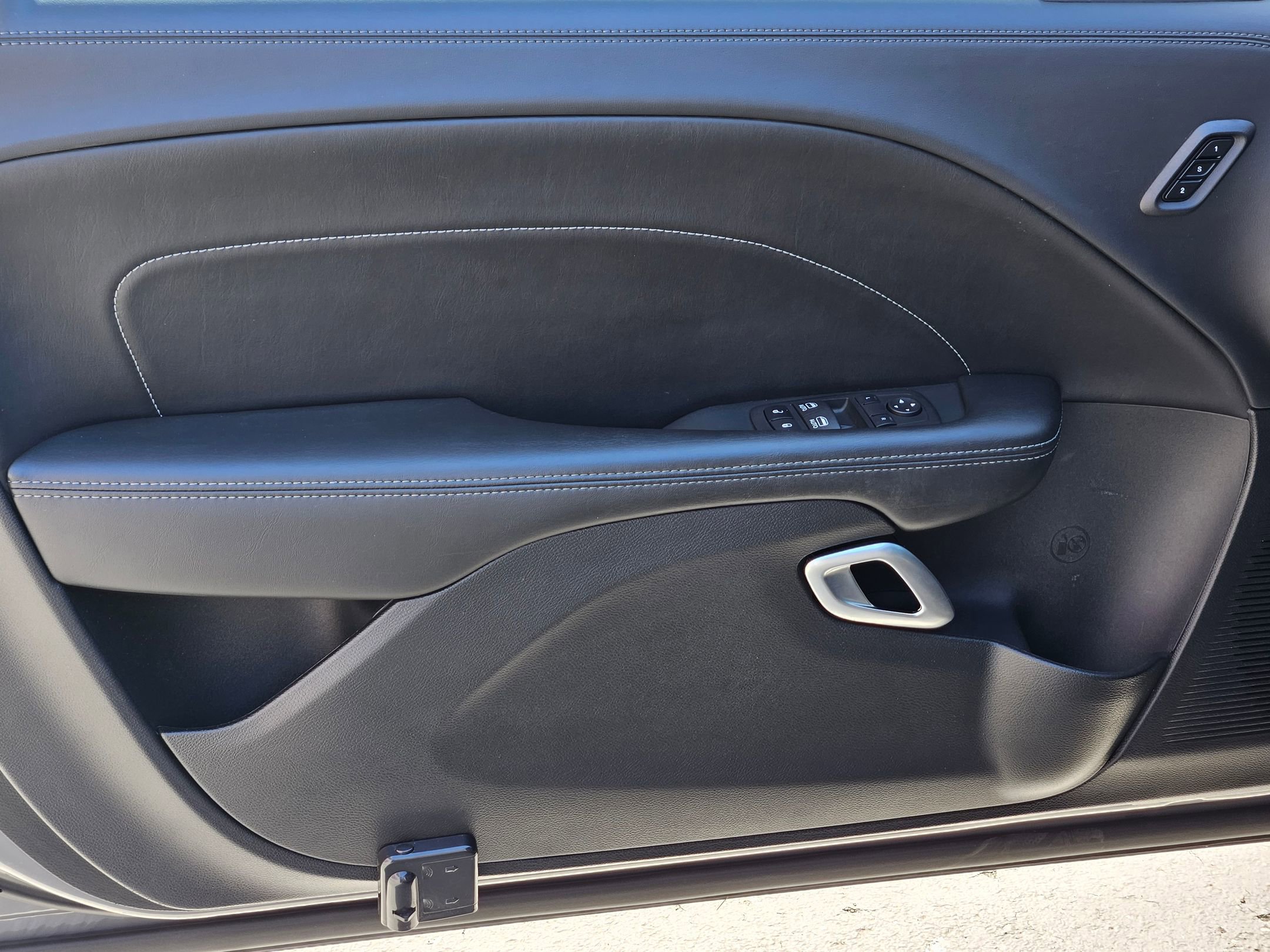 Used 2023 Dodge Challenger R/T w/ Plus Package image 18