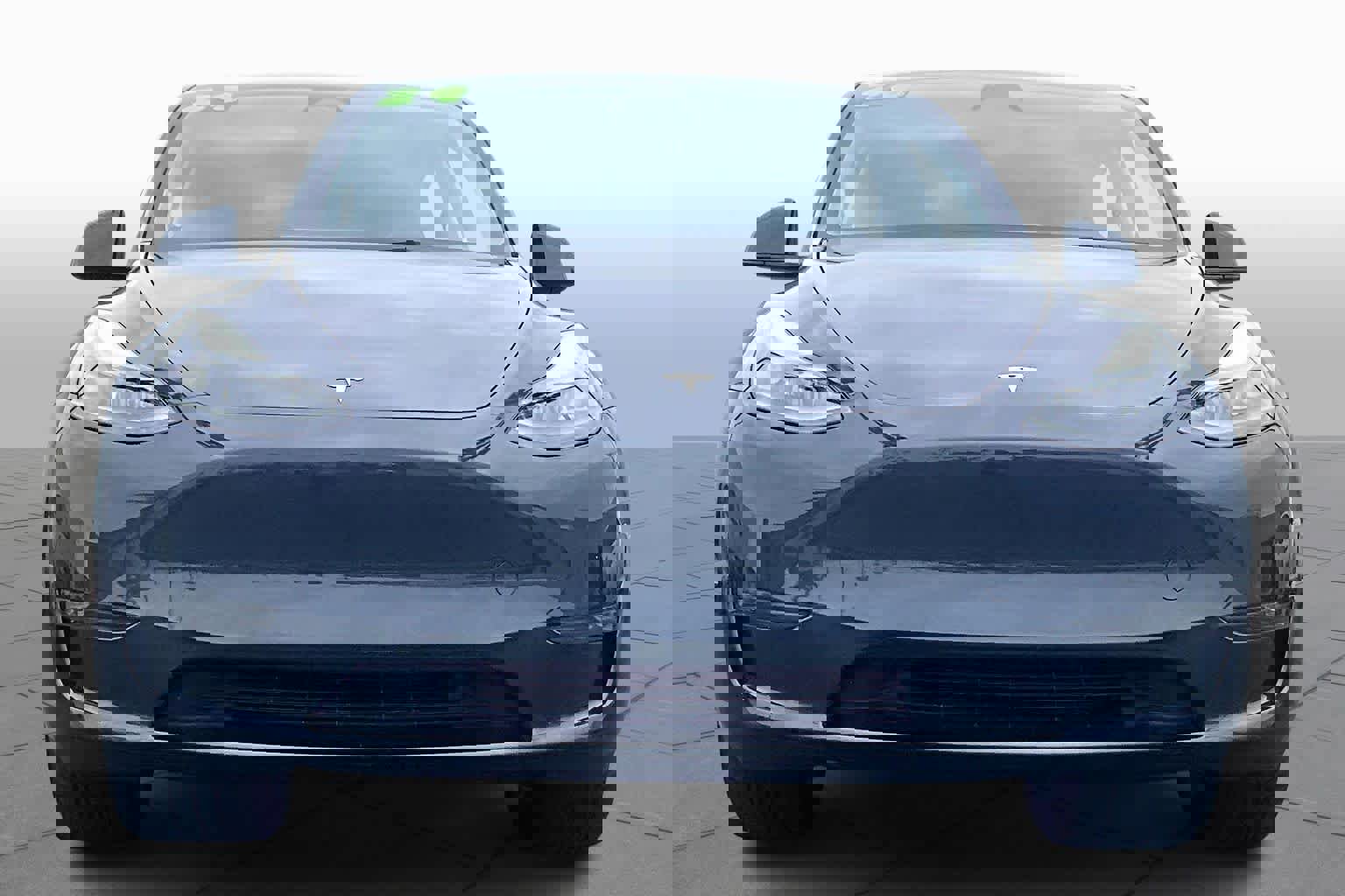 Used 2024 Tesla Model Y Long Range image 3